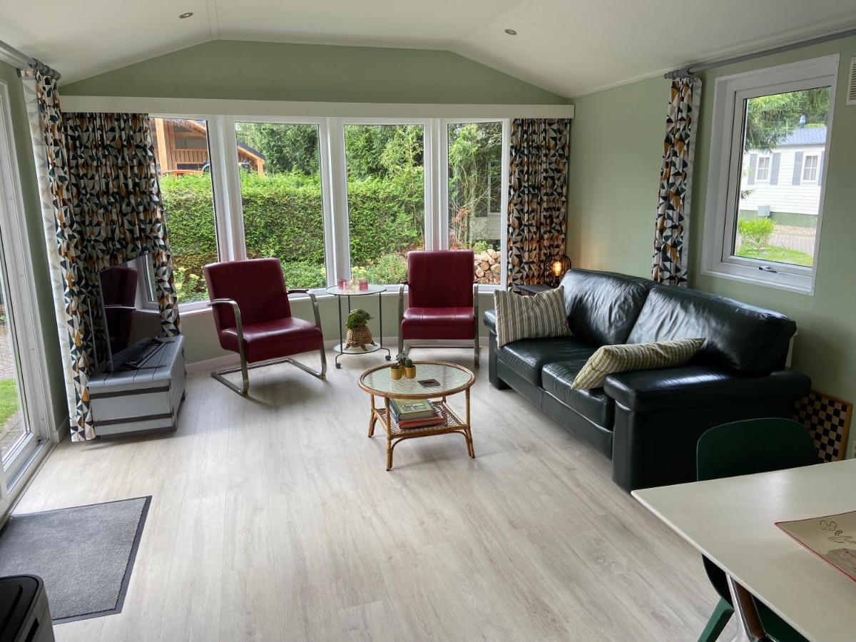 Ruim En Modern Chalet In De Veluwse Bossen Putten Dış mekan fotoğraf